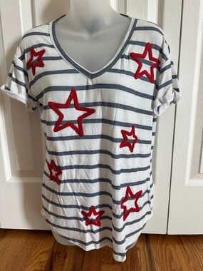 Sable Sky Striped V-Neck Tee with Red Star Appliqués Patriotic July Small S NWT